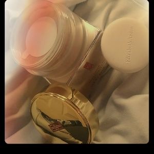 Elizabeth Arden Ceramide loose powder, med shade.